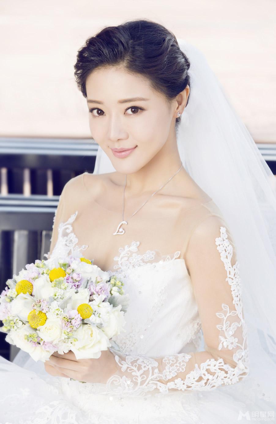 邓家佳甜美别致演绎新娘大片_图-4