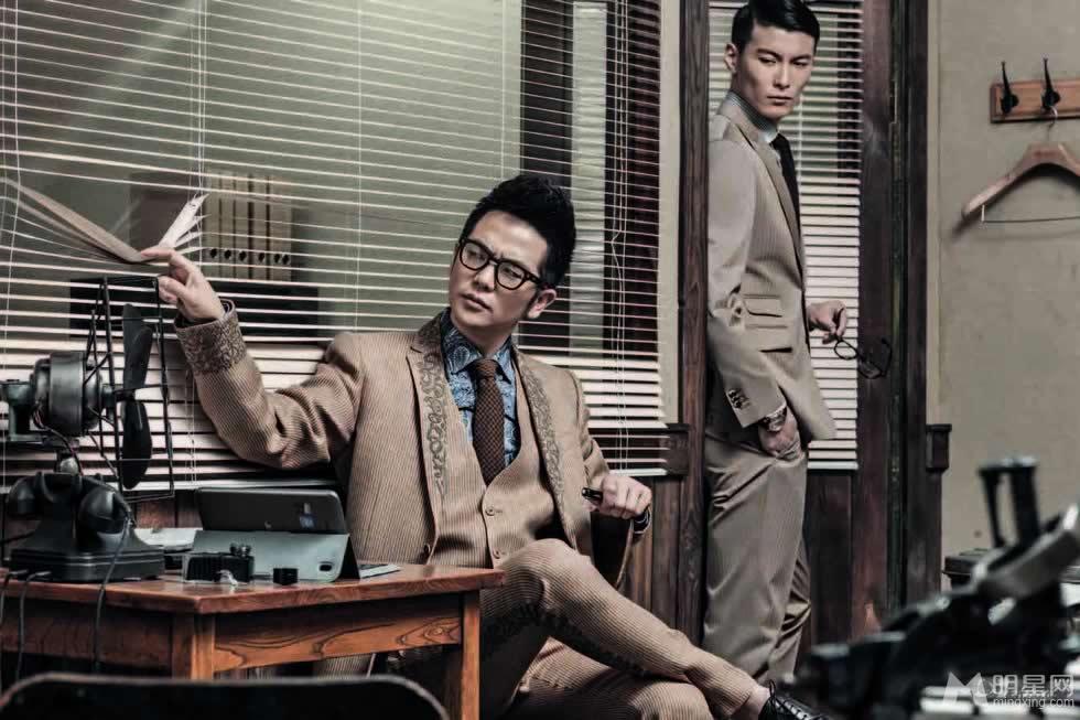 张晓龙自在玩转霸道总裁范儿彰显熟男风_图-4