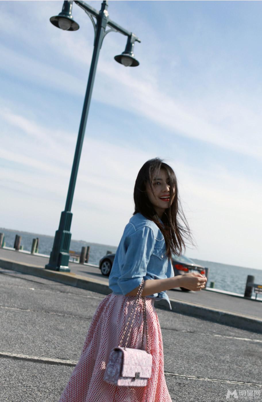 高圆圆长岛海边写真清风拂发丝撩人心弦_图-4