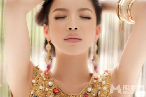 潘霜霜性感写真美艳如花女神范驾驭至美写真_图-6