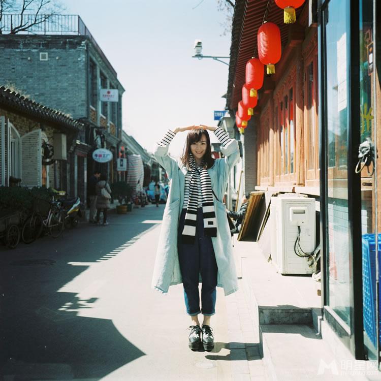 李依纯清纯素颜写真获封最美校花_图-12