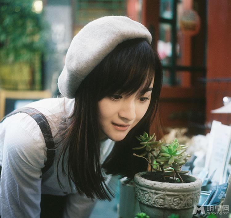 李依纯清纯素颜写真获封最美校花_图-6