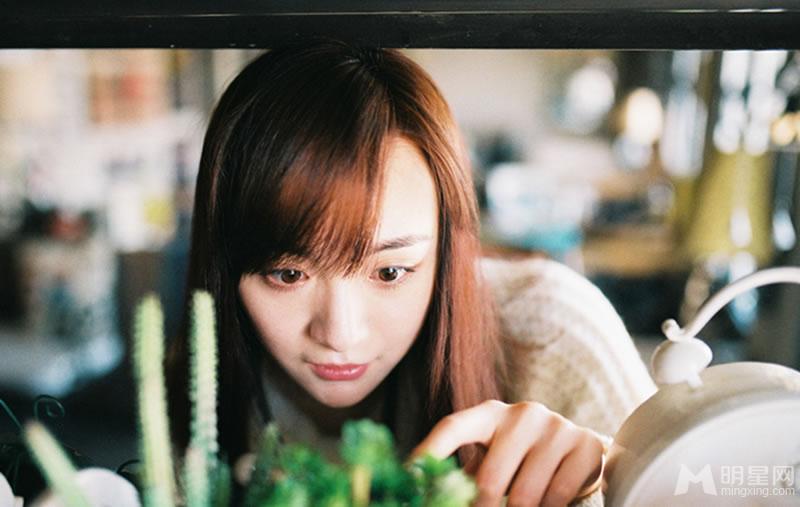 李依纯清纯素颜写真获封最美校花_图-16