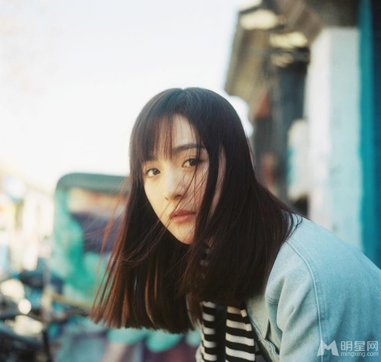 李依纯清纯素颜写真获封最美校花_图-9