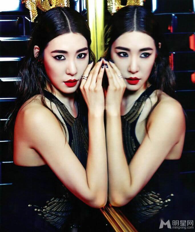 女时代成员Tiffany妖艳写真性感红唇诱惑十足_图-2