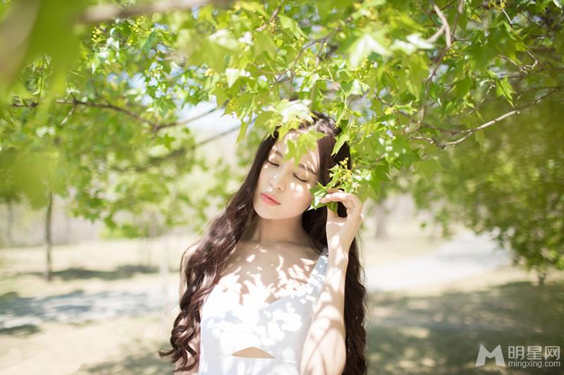 温心暖阳唯美写真清纯气质优雅迷人_图-11