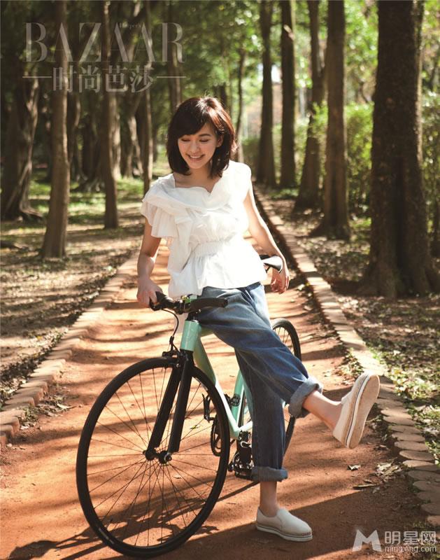 元气少女陈意涵活力写真简单随性不失优雅_图-10