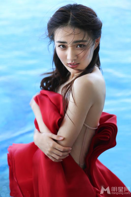 徐璐湿身写真大片红色长裙在海水里性感迷人_图-6