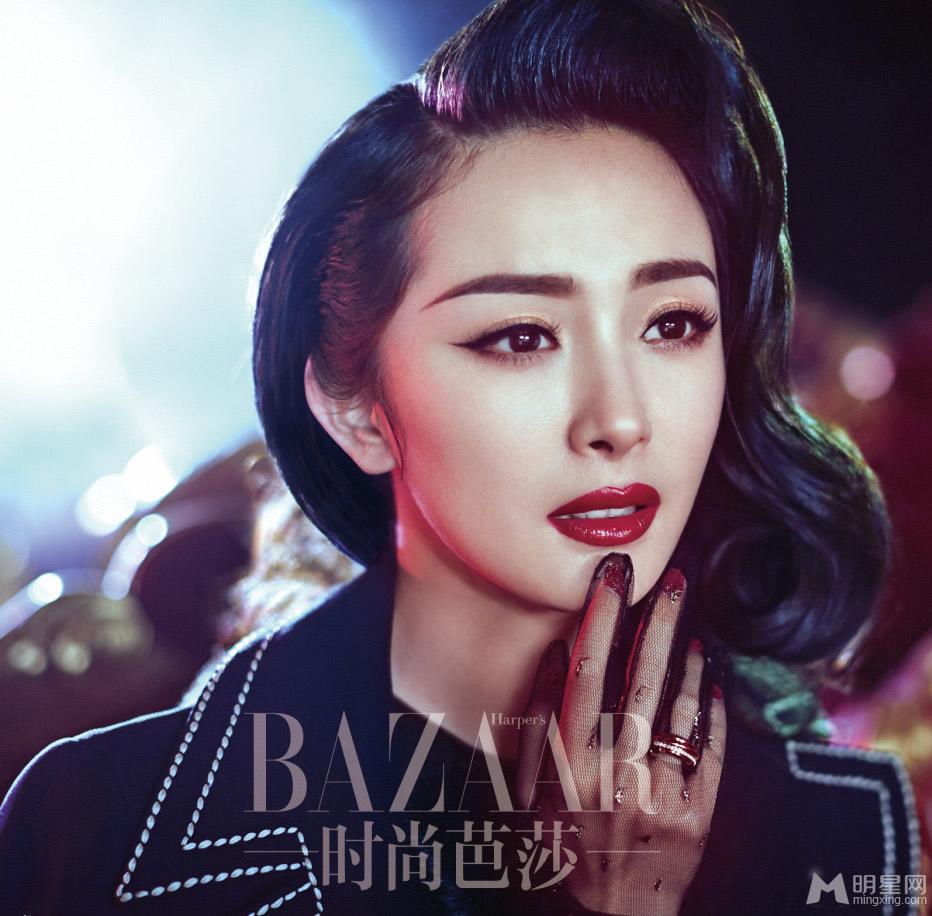 杨幂复古摩登造型曝光波浪卷发烈焰红唇扮演性感辣妈_图-4
