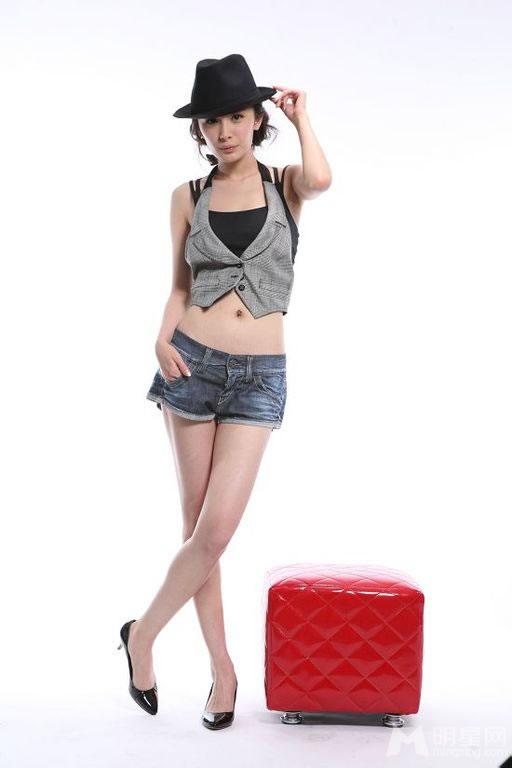 杨幂早期《性感与可爱并存》系列写真_图-17