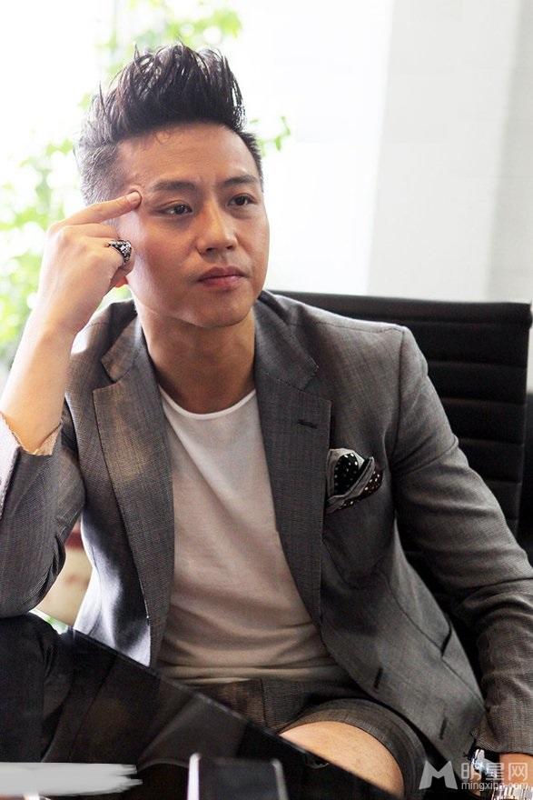 邓超面具写真引领新的潮流时尚_图-1
