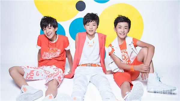 TFBOYS三人合照可爱阳光青春飞扬_图-2