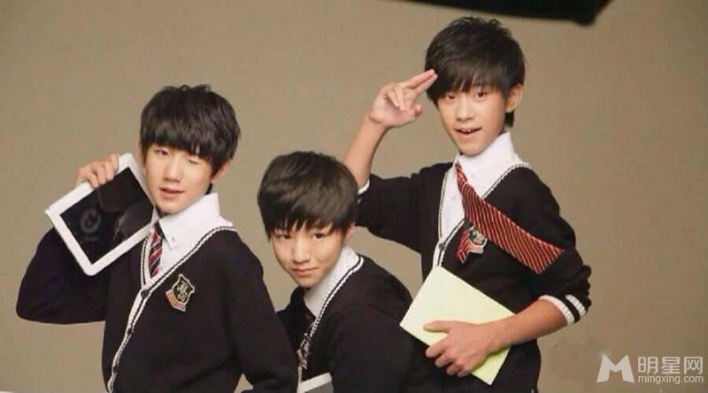 TFBOYS代言步步高广告和何炅老师合照_图-16