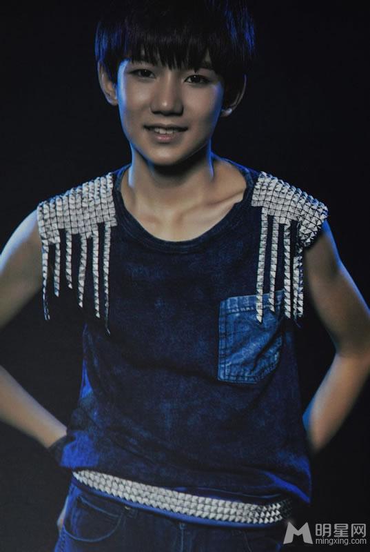 TFBOYS《HEART梦出发》黑色背景深蓝色装版_图-16