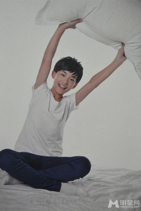 TFBOYS《HEART梦出发》白色背景白色短衫版_图-19