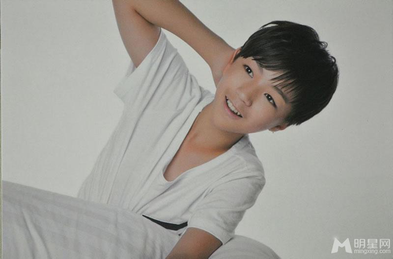 TFBOYS《HEART梦出发》白色背景白色短衫版_图-18