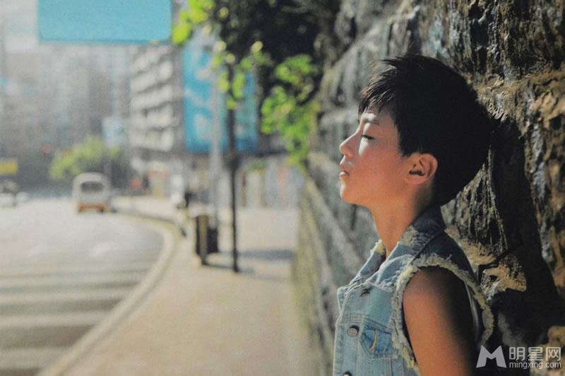 TFBOYS《HEART梦出发》牛仔裤版帅气造型阳光青春_图-2