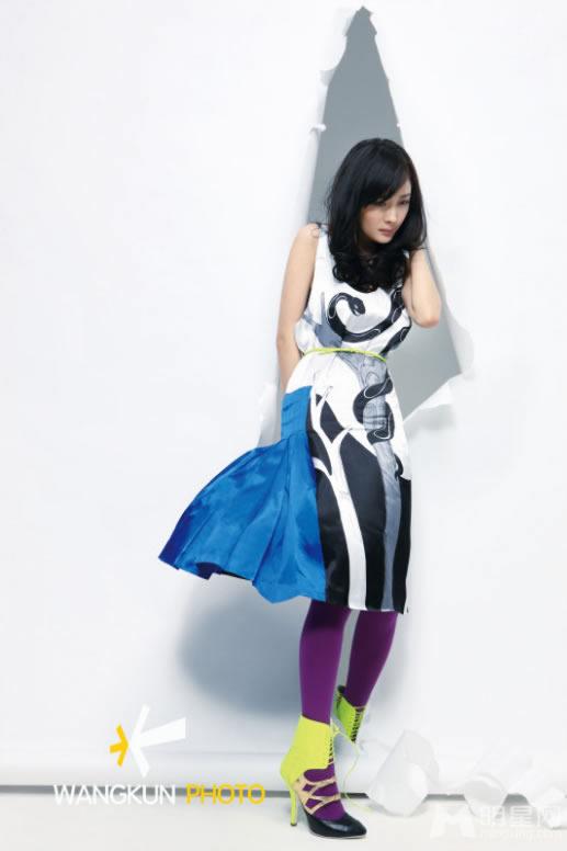 杨幂2013《BQ》高清写真演绎小资轻熟女_图-4