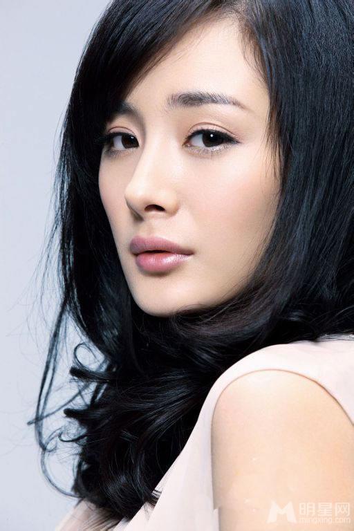 杨幂2013《BQ》高清写真演绎小资轻熟女_图-5