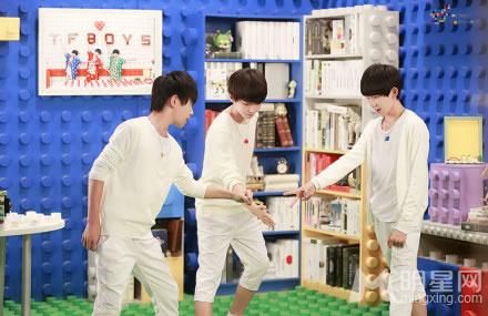 TFBOYS《幸福符号》三人帅气阳光青春活泼_图-1