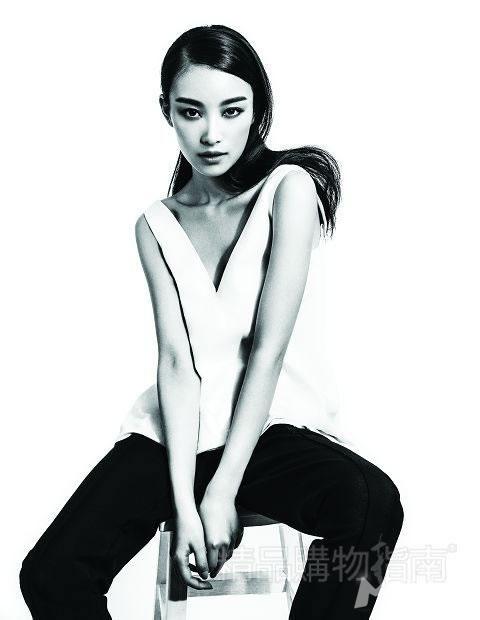 倪妮登精品购物指南黑白照性感而霸气十足_图-4