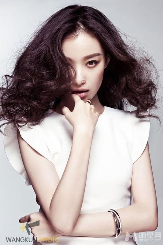 倪妮登北京青年周刊完美演绎知性成熟都市女性_图-1