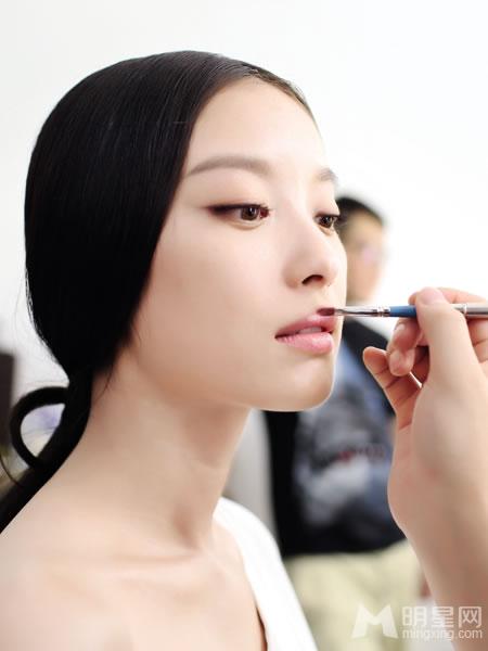 倪妮登《健康与美容》杂志神情呆萌招人喜爱_图-14