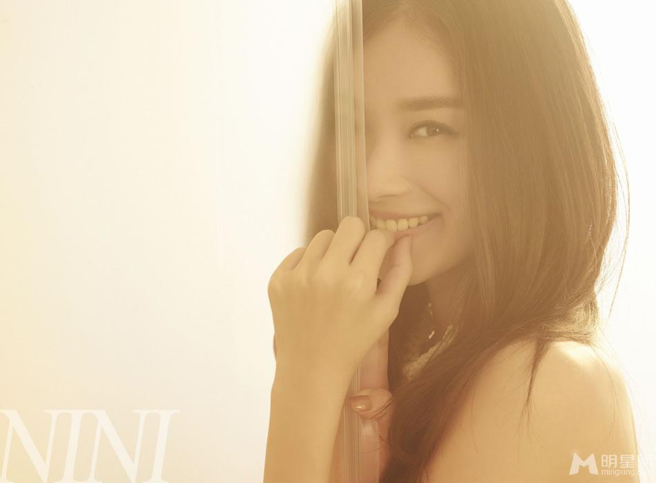 倪妮2013为新浪拍摄一组写真笑靥如花温婉动人_图-9