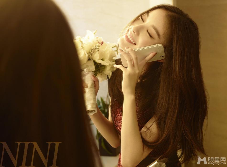 倪妮2013为新浪拍摄一组写真笑靥如花温婉动人_图-3