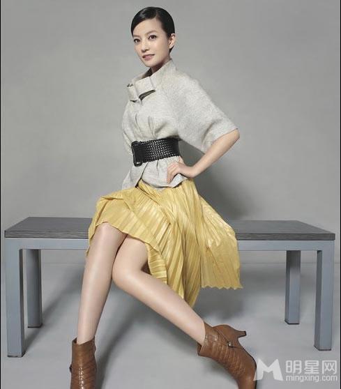 赵薇美腿写真稚气小燕子转知性熟女_图-4