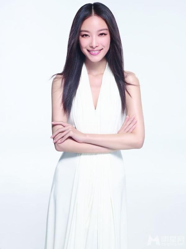 倪妮2013sk2红白玫瑰系列大片性感优雅绚丽绽放_图-3