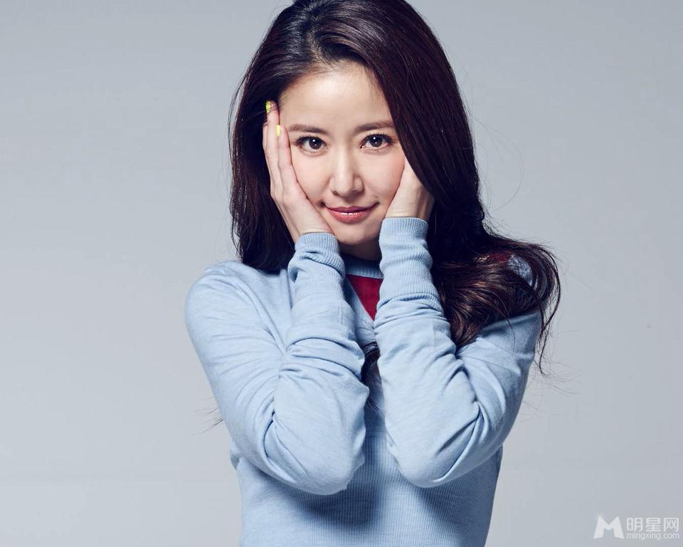 “冻龄女神”林心如为《Bella侬侬》拍摄封面_图-12