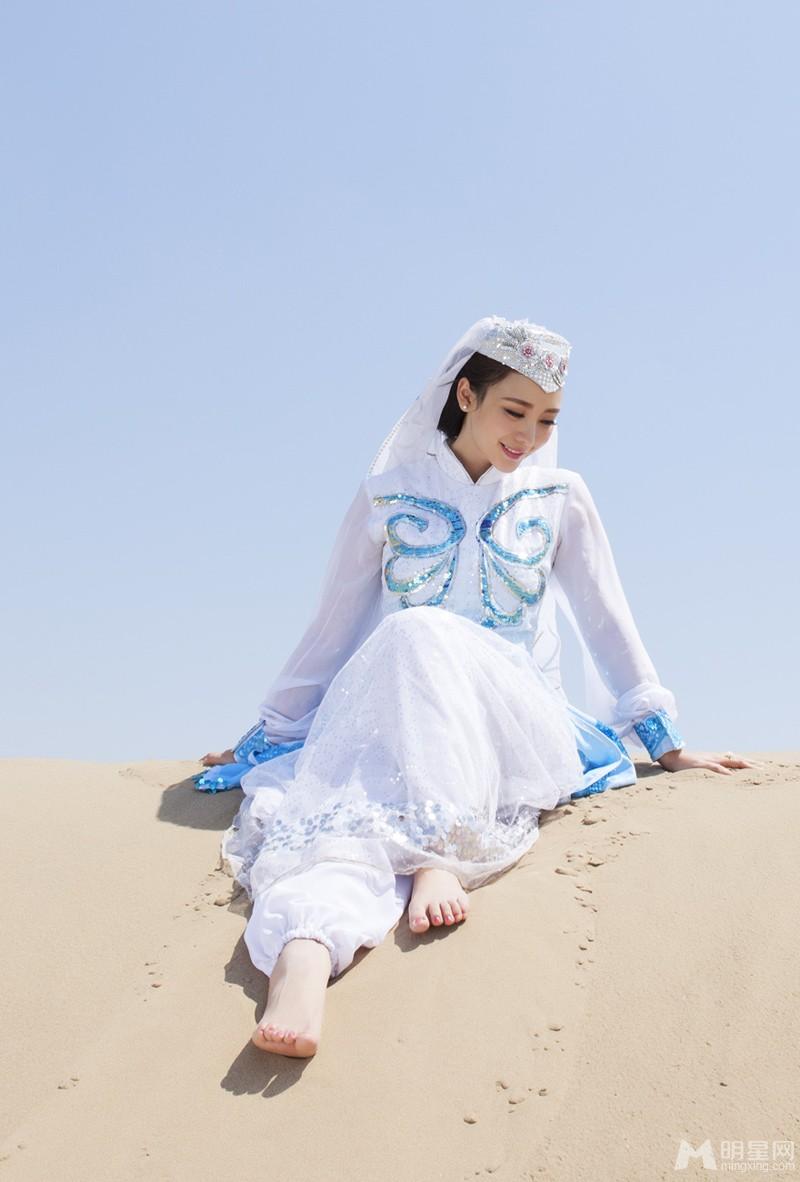 柳岩户外性感写真沙漠与骆驼_图-17