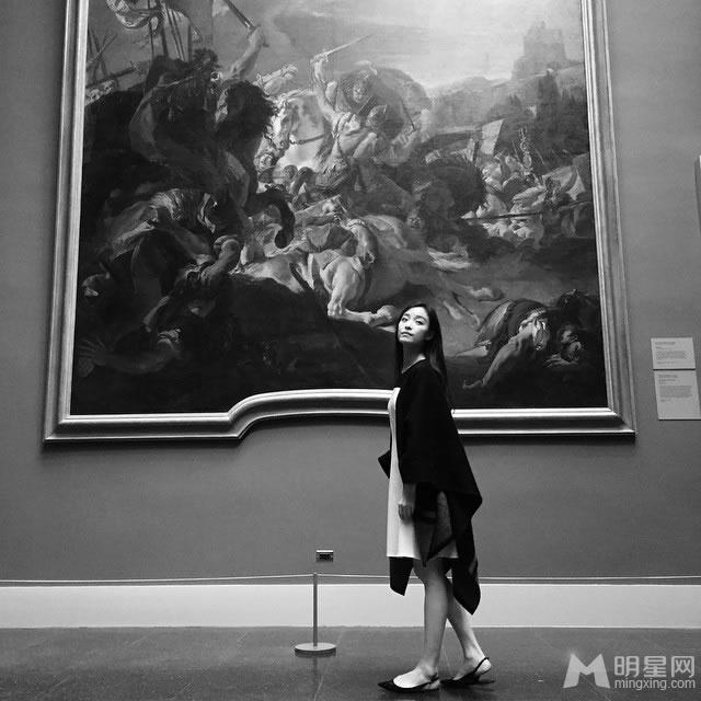 倪妮一组纽约墨镜街拍俏皮可爱享受悠闲时光_图-10