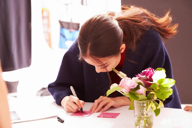 倪妮于2015年5月2日在纽约为DFS2015秋冬季拍摄广告大片可爱而性感_图-11