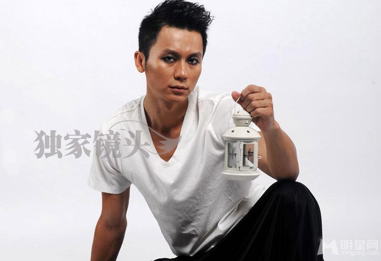 李晨《独家镜头》全套写真集百变造型轻松驾驭_图-4