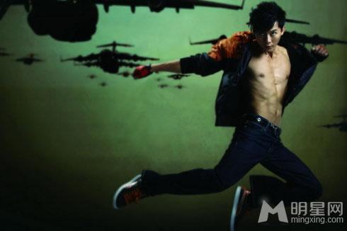 2009年11月《风尚志》李晨运动写真展运动天赋_图-1