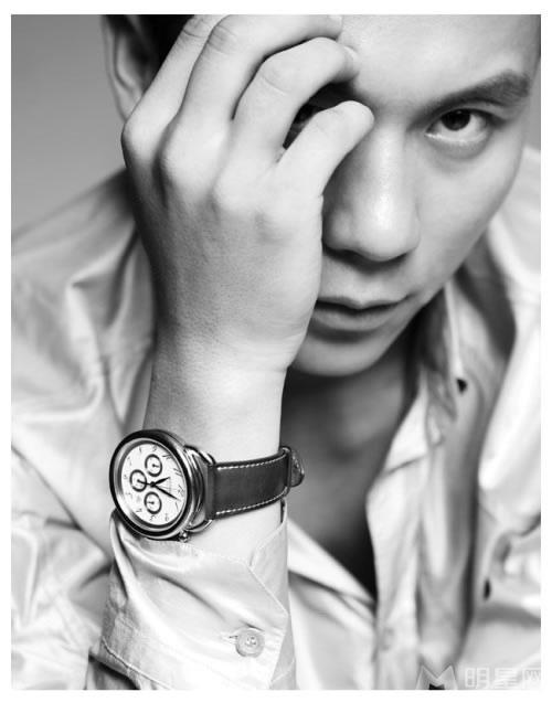 李晨陈思成拍摄《时尚芭莎》大片秒变劲酷男神_图-5