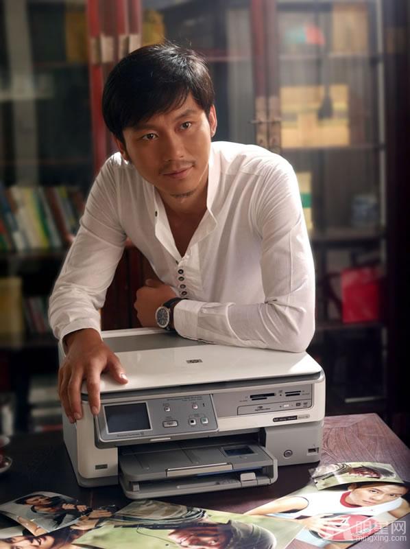 李晨早期代言惠普广告高清组图胡子拉碴显憔悴_图-6