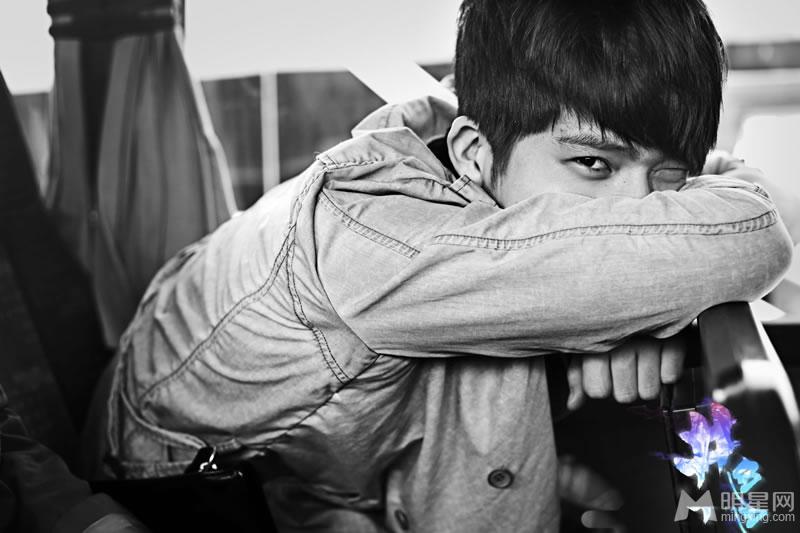 新晋男神井柏然意大利写真集第二弹_图-1
