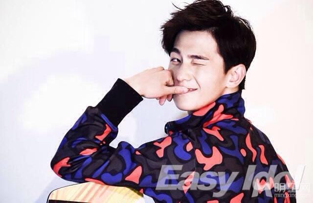 杨洋EasyIdol鬼马写真演绎时尚轻熟男_图-48