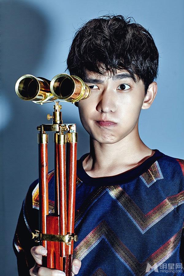 杨洋EasyIdol鬼马写真演绎时尚轻熟男_图-5