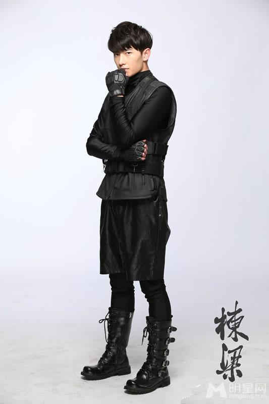 杨洋最新时尚写真诠释鲜嫩魅力_图-1
