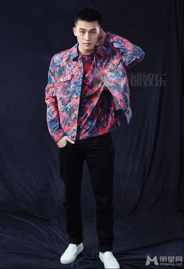 欧豪杨洋登《南都娱乐周刊》鲜肉大PK_图-6