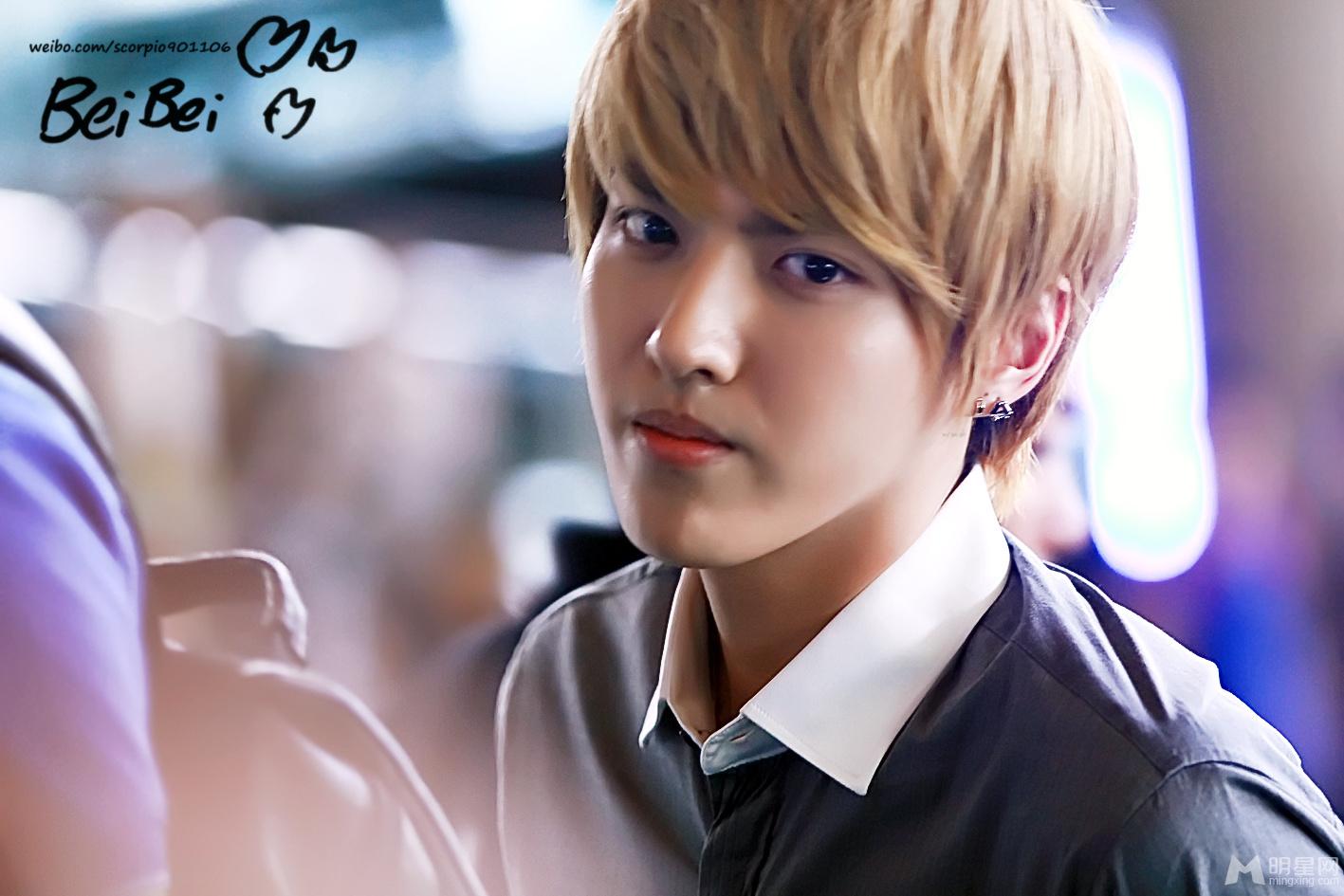 2012年8月EXO现身机场吴亦凡图片帅气阳光颜值逆天_图-3