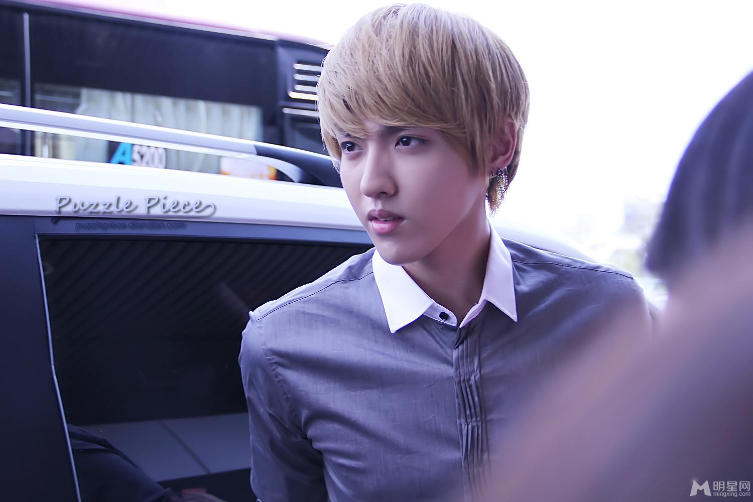 2012年8月EXO现身机场吴亦凡图片帅气阳光颜值逆天_图-2