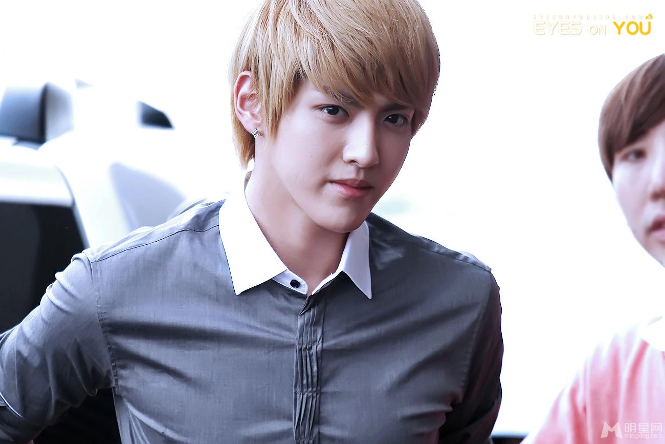 2012年8月EXO现身机场吴亦凡图片帅气阳光颜值逆天_图-4