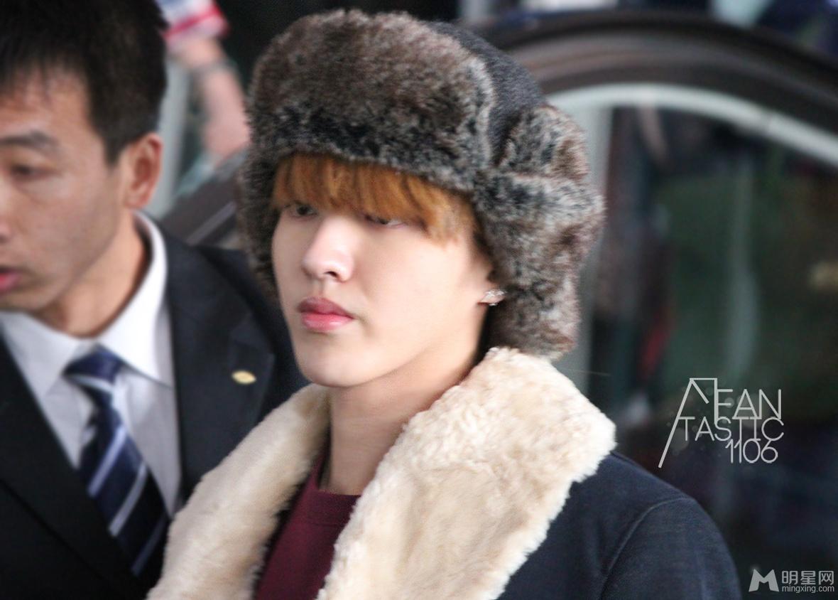 2013年1月EXO韩国金浦飞往北京机场写真吴亦凡图片_图-4