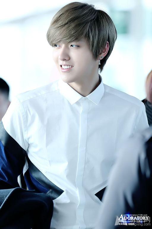 2014年1月EXO韩国飞往北京机场写真吴亦凡图片阳光帅气_图-3