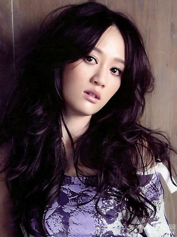 陈乔恩身穿DKNY牛仔展现小女人的春日魅力_图-10